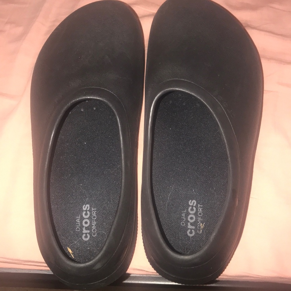 Like new clog crocs! Worn once!